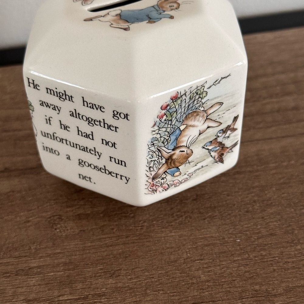 Peter Rabbit Ceramic Money Bank - Picture 4 of 9